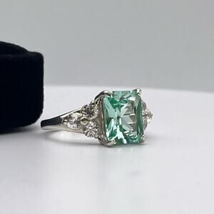Gorgeous 4ct Mint Green Spinel & White Topaz Ring Size 7